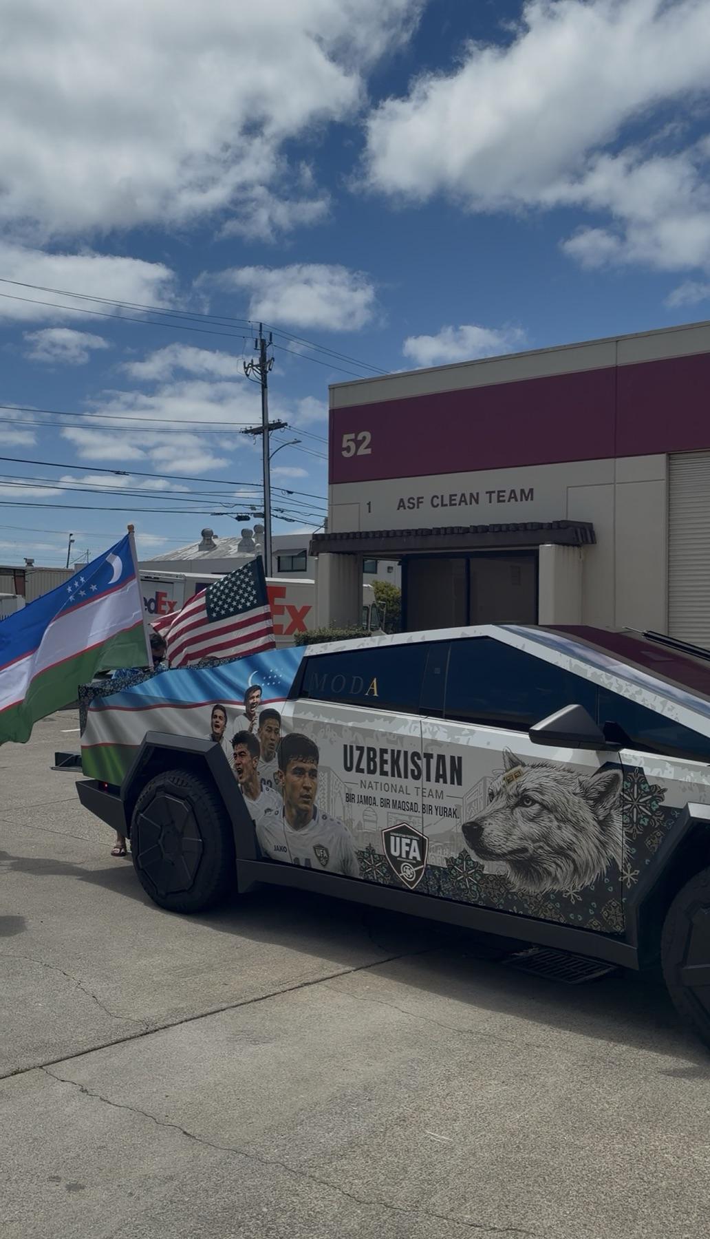 Tesla Cybertruck — Commercial wrap